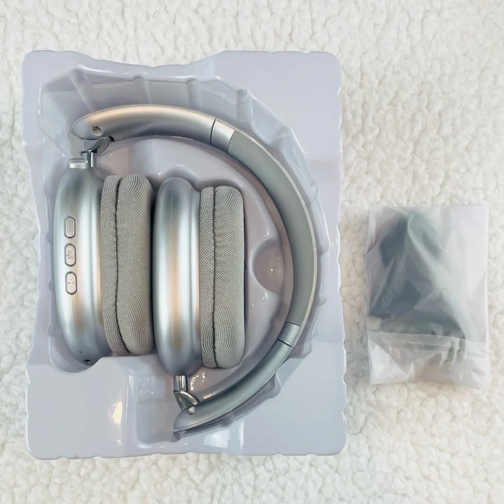 (NIB) Silver Wireless Over-The-Ear Headphones - Picture 6 of 9